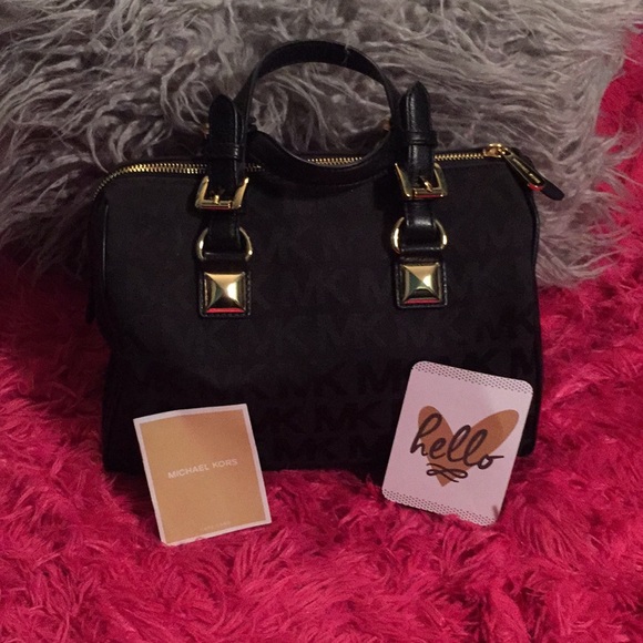 Michael Kors Handbags - 🛍💕 New pics! Michael kors black Grayson Satchel